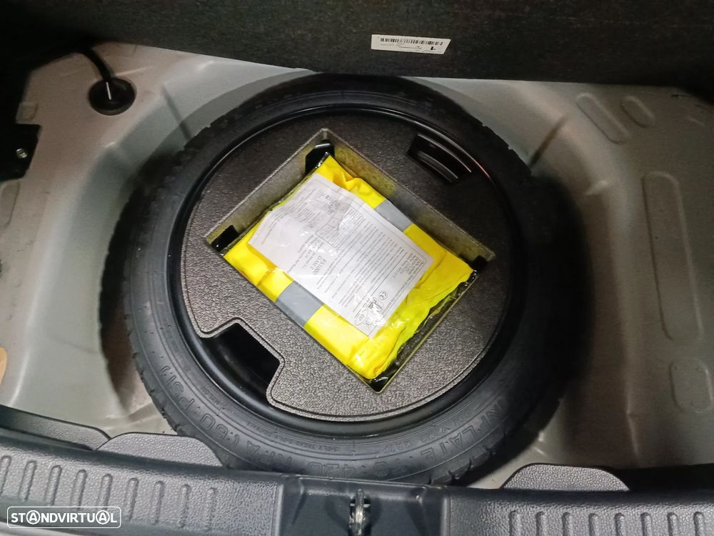 Toyota Yaris 1.5 HDF Luxury - 10