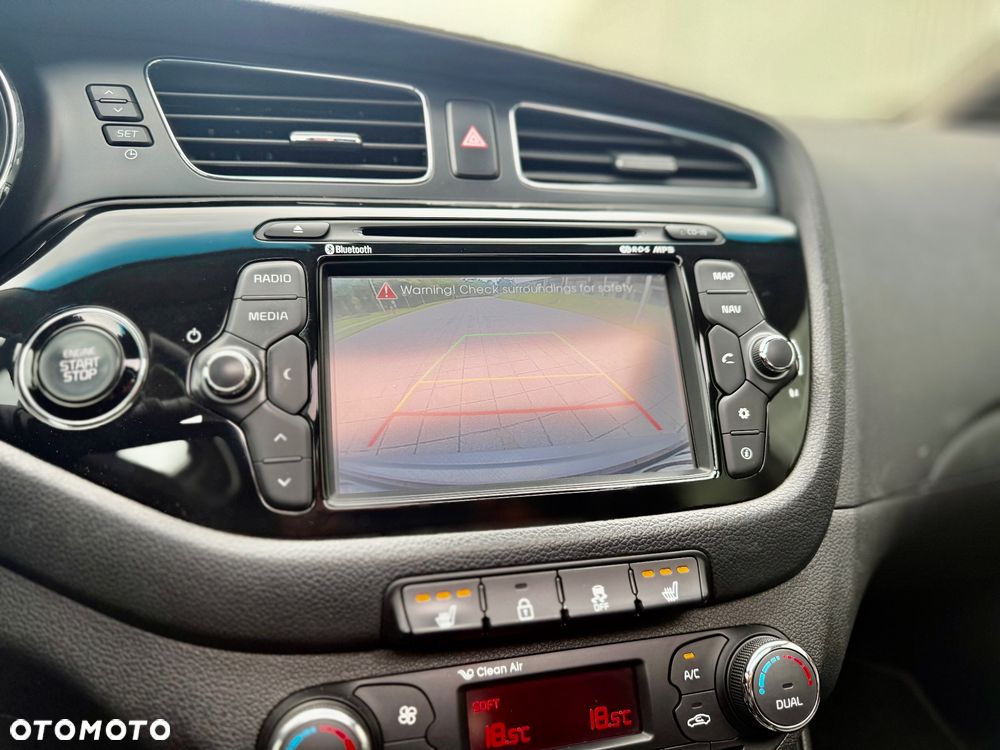 Kia Ceed 1.6 CRDi 128 Platinum Edition - 28