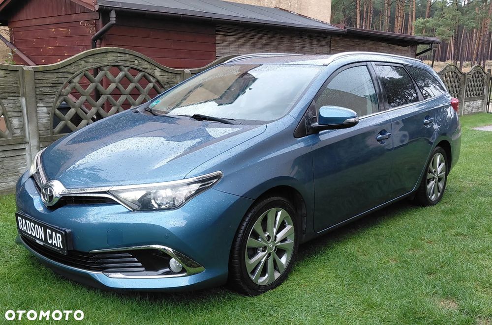 Toyota Auris 1.6 D-4D Executive - 4