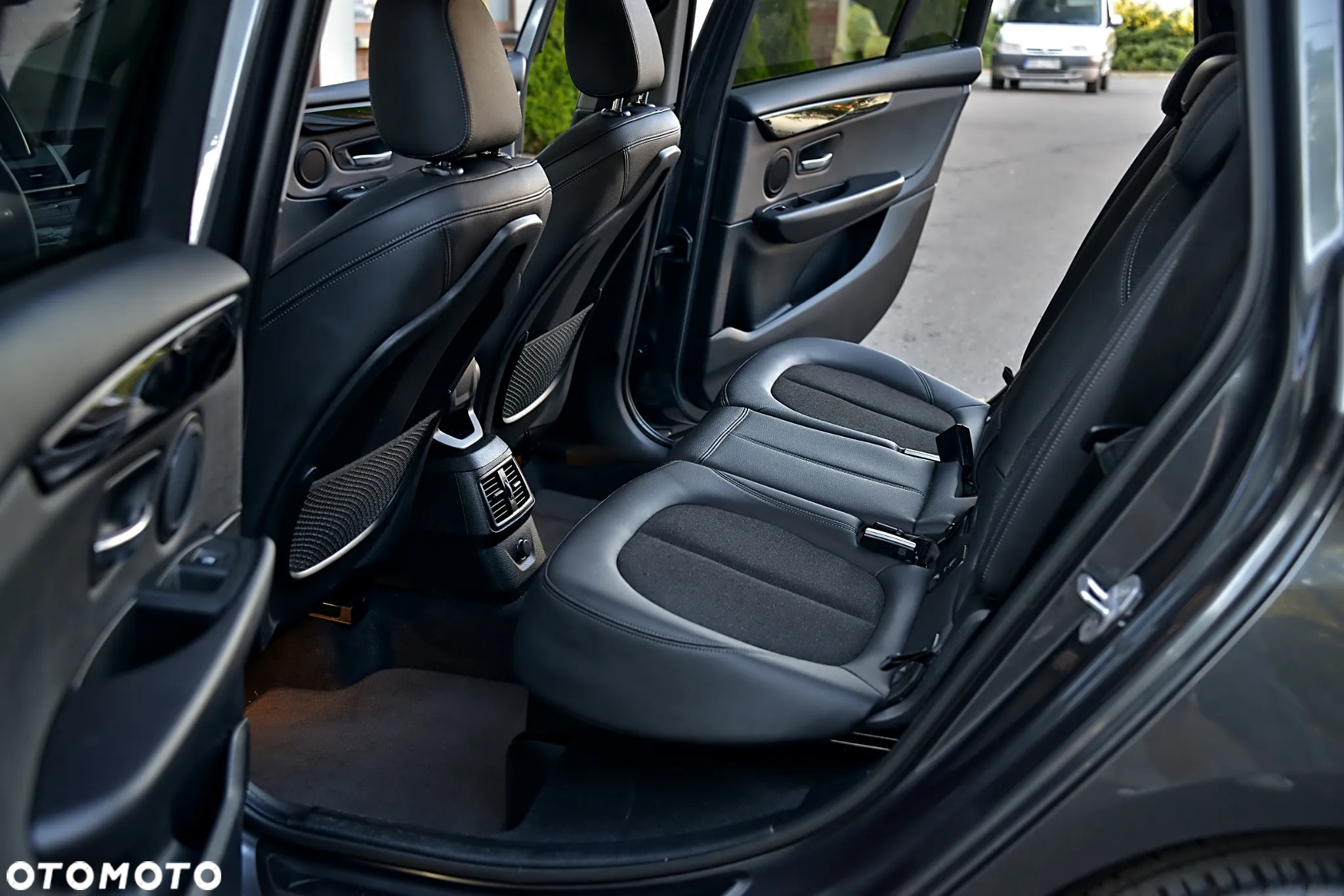 BMW Seria 2 218d Gran Tourer Sport-Aut Sport Line - 33