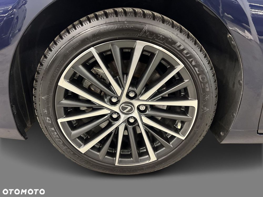 Lexus ES 300h Prestige - 23