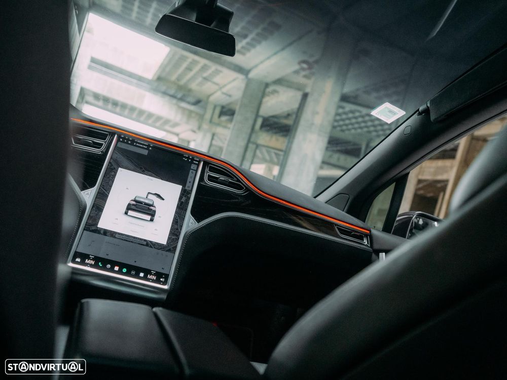 Tesla Model X 100D - 12