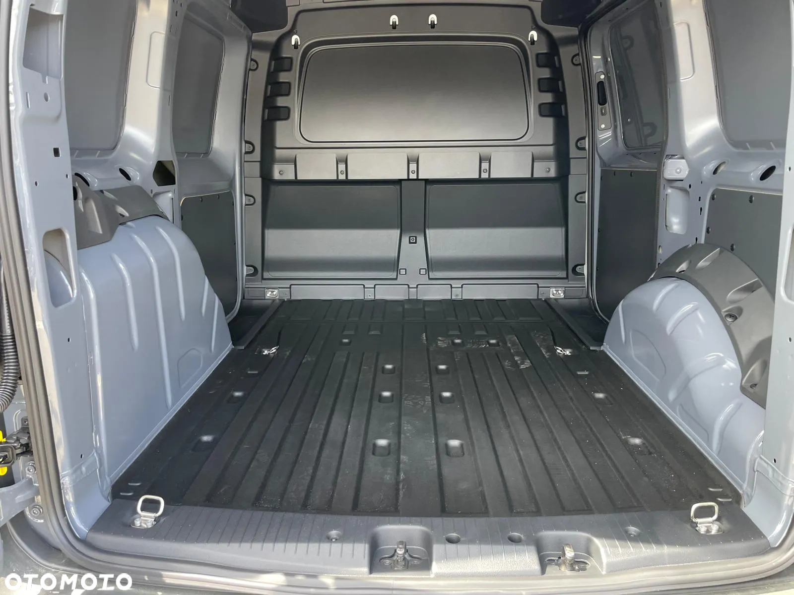 Volkswagen Caddy - 11