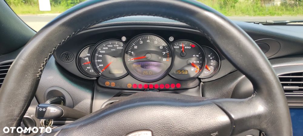 Porsche 911 Carrera Cabrio - 13