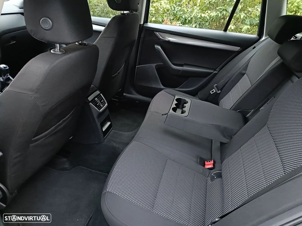 Skoda Octavia Break 1.6 TDi Ambition - 11