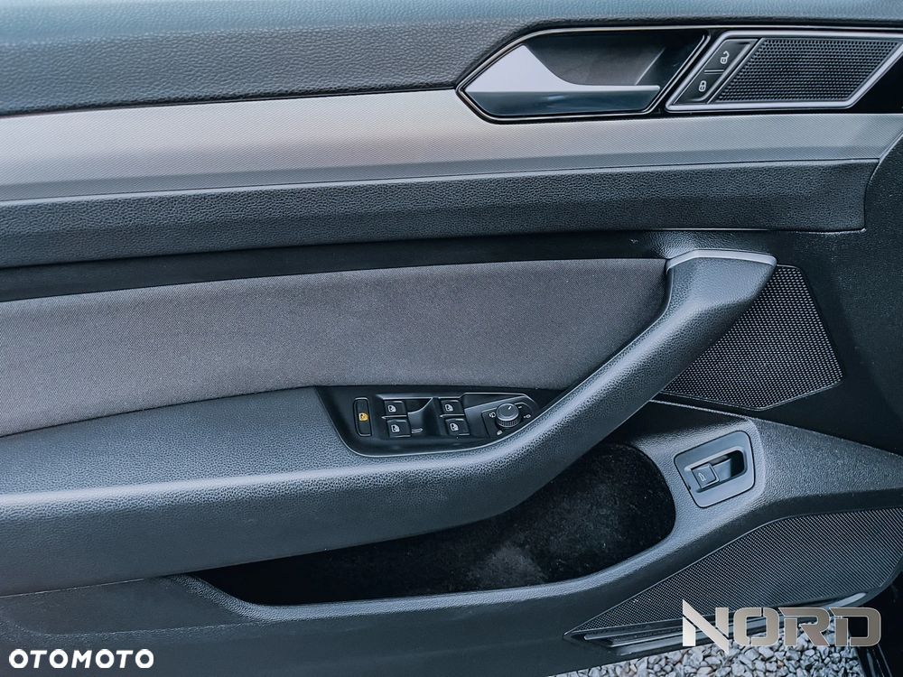 Volkswagen Passat 1.4 TSI BlueMotion Technology DSG Comfortline - 18