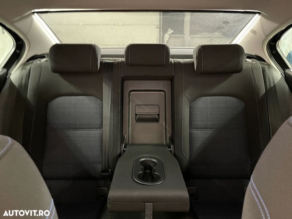 Volkswagen Passat - 12