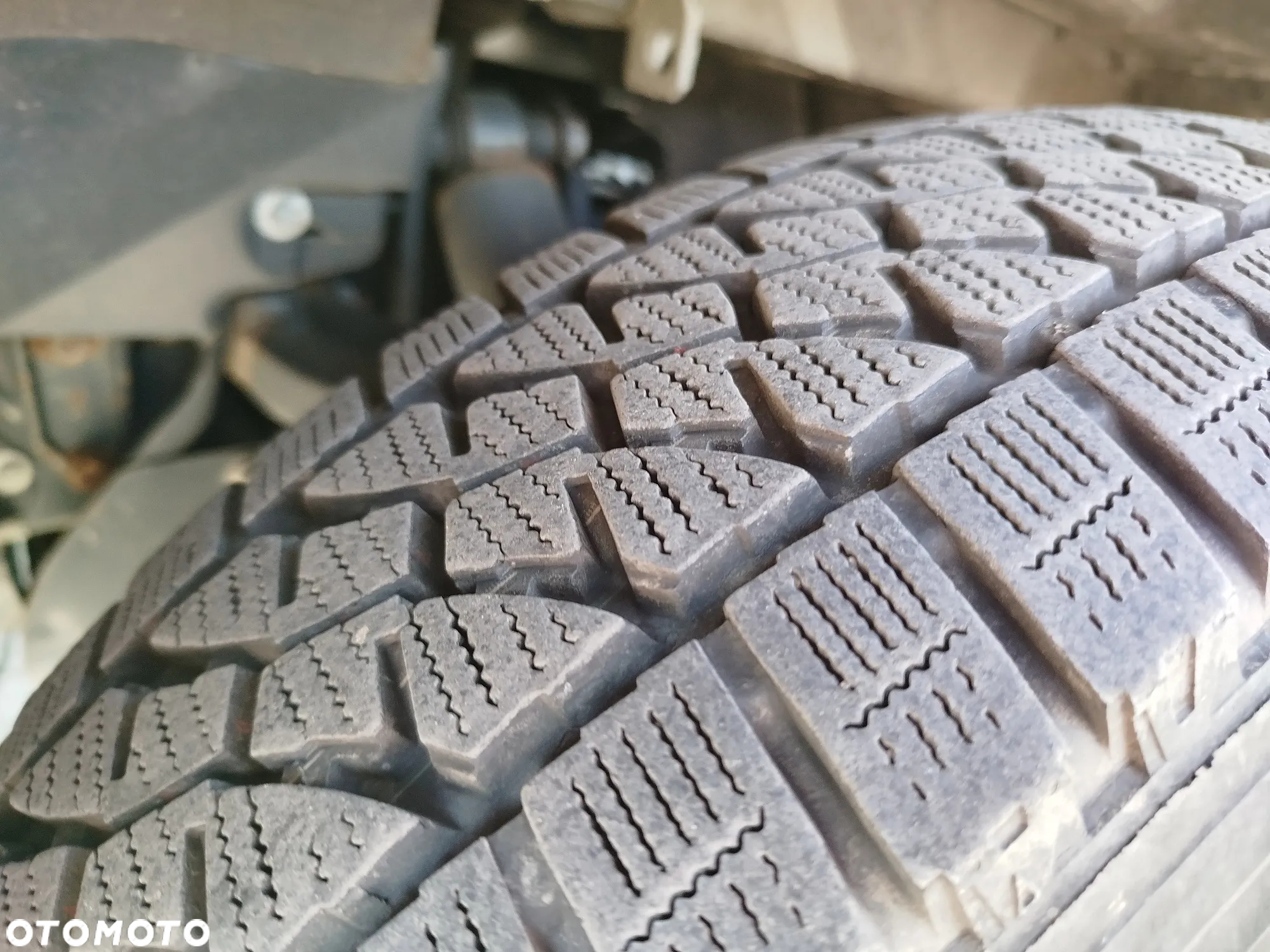 Iveco DAILY 35C16 KONTENER Z WINDĄ (750kg) - 17