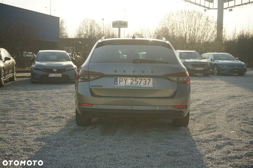 Skoda Superb 2.0 TDI SCR Style DSG - 8