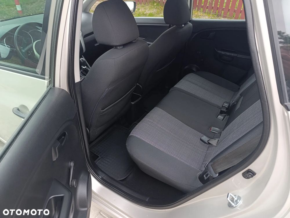 Kia Venga 1.6 CVVT Vision - 10