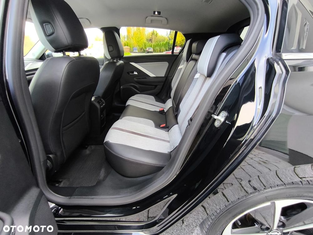 Opel Astra 1.2 T Elegance S&S - 19