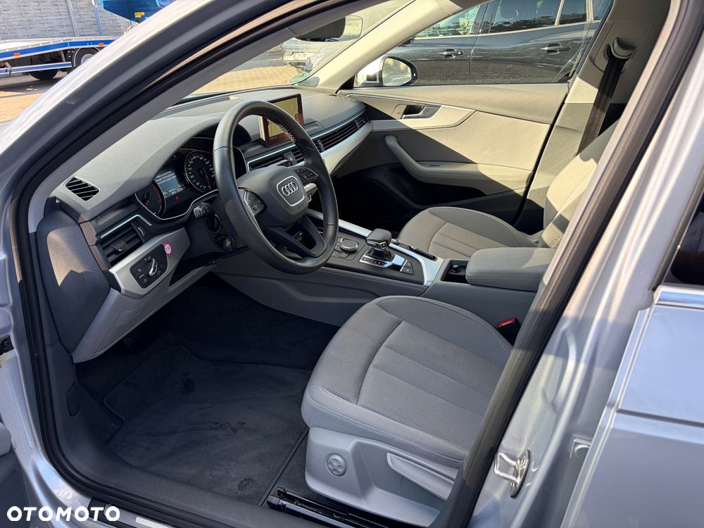 Audi A4 Avant 2.0 TFSI ultra Design S tronic - 17