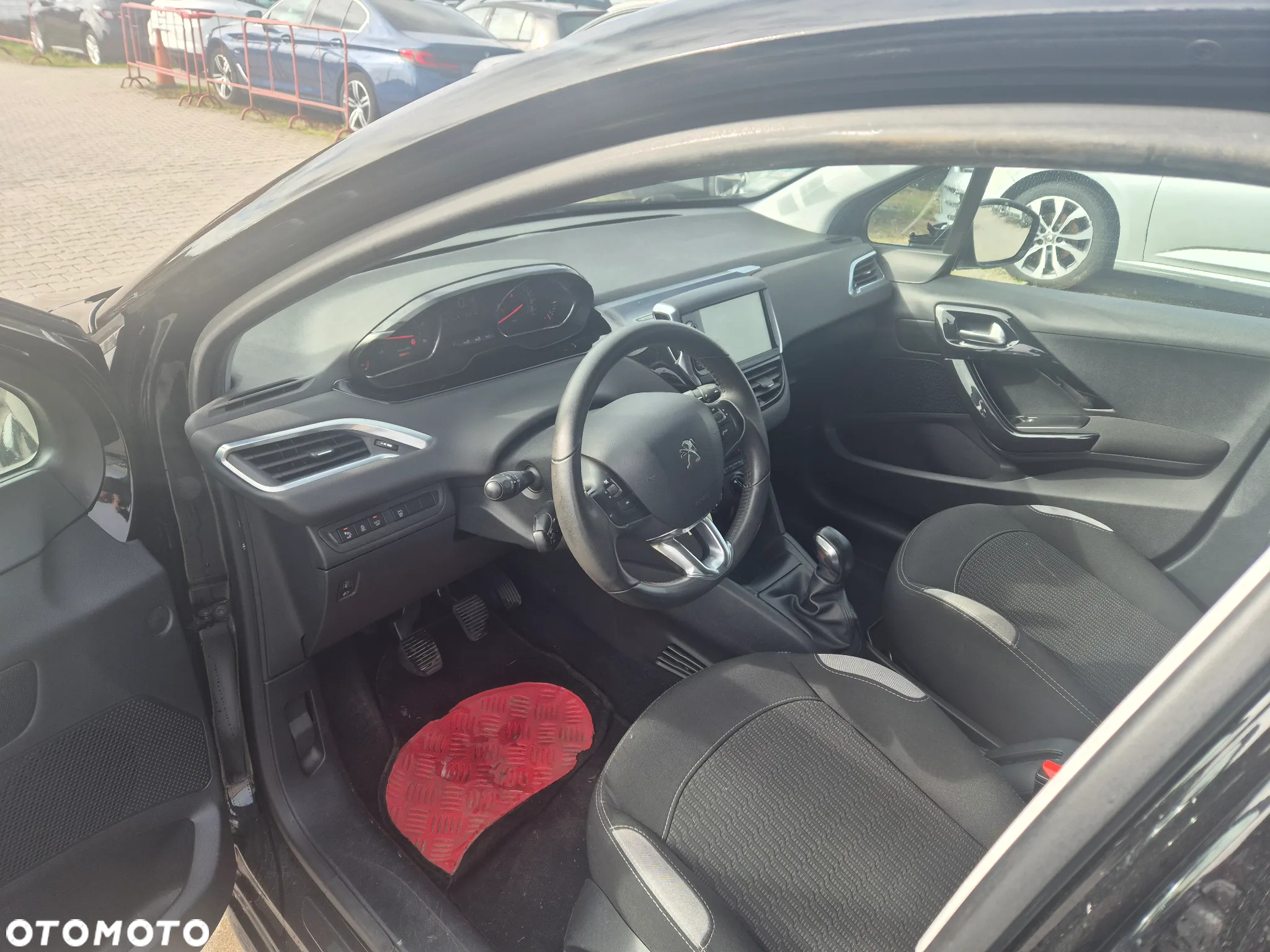 Peugeot 208 1.6 e-HDi Allure STT - 9