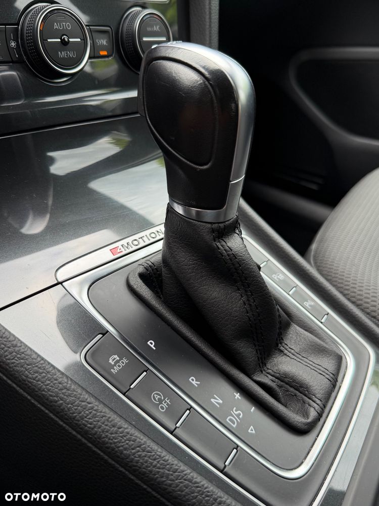 Volkswagen Golf 2.0 TDI 4Motion DSG Comfortline - 29