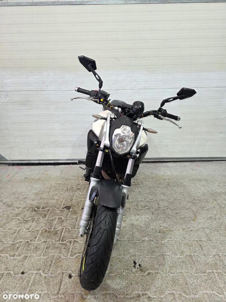 Yamaha MT - 19