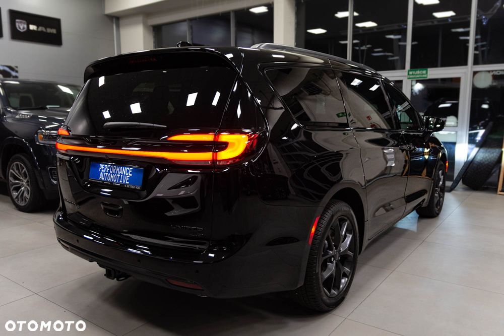 Chrysler Pacifica - 7