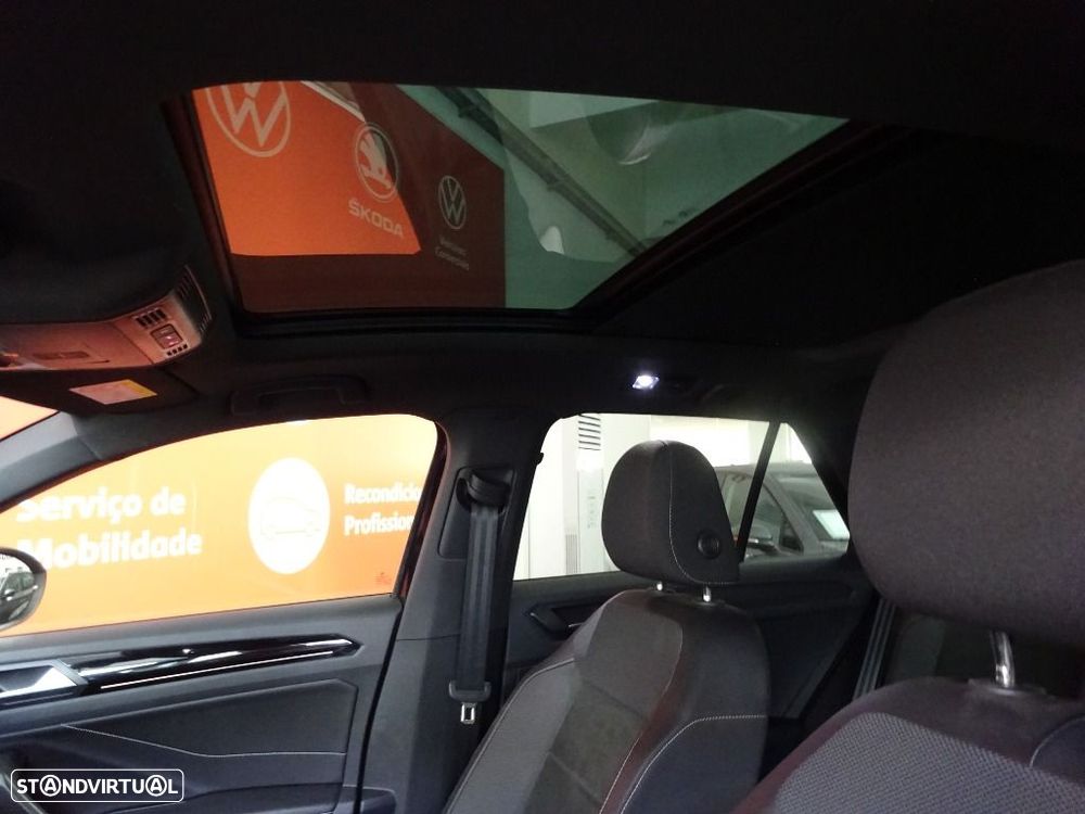 VW T-Roc 1.5 TSI R-Line DSG - 32