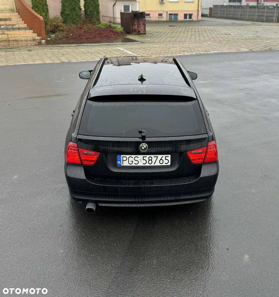 BMW Seria 3 320d DPF Touring - 6