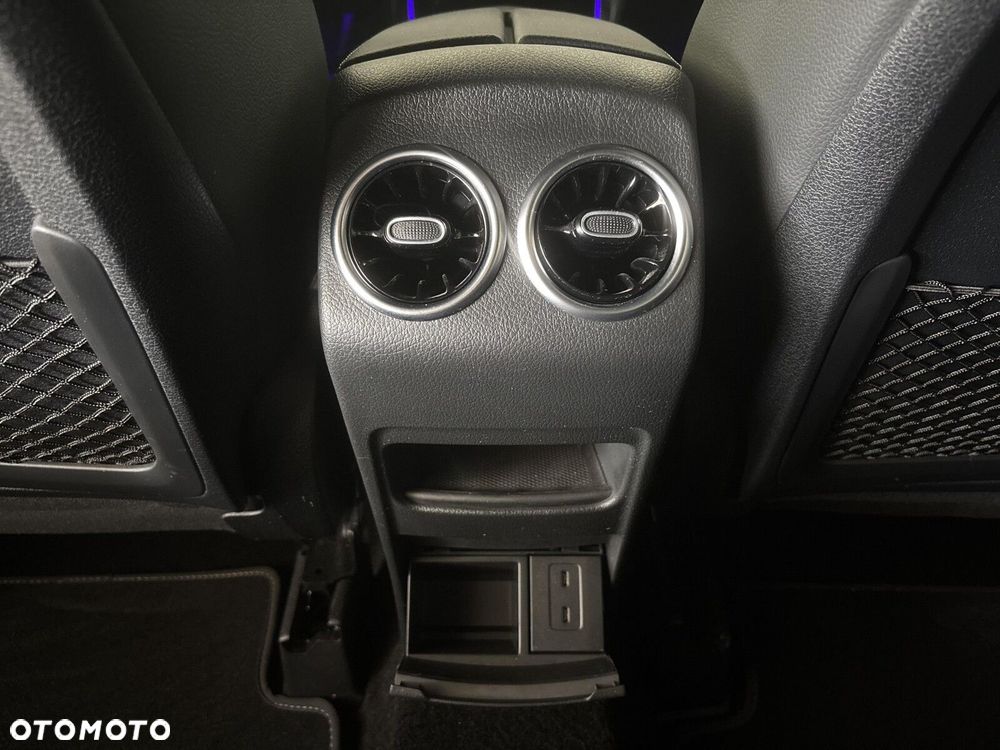 Mercedes-Benz GLB - 25