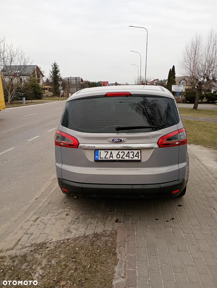 Ford C-MAX 2.0 TDCi Edition - 9