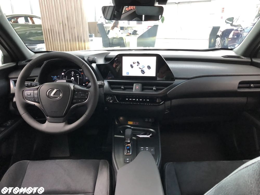 Lexus UX 300h Business - 12