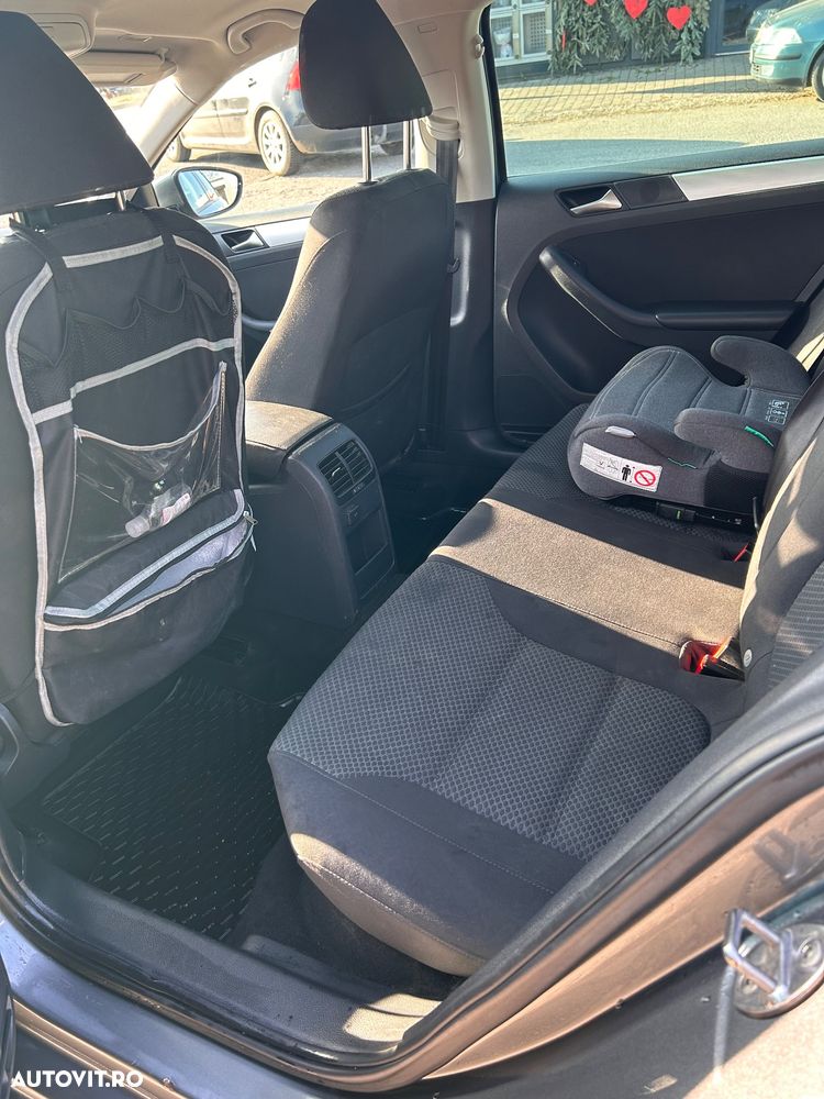 Volkswagen Jetta 2.0 TDI Comfortline - 4