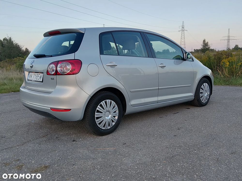 Volkswagen Golf Plus 1.6 Comfortline DSG - 23
