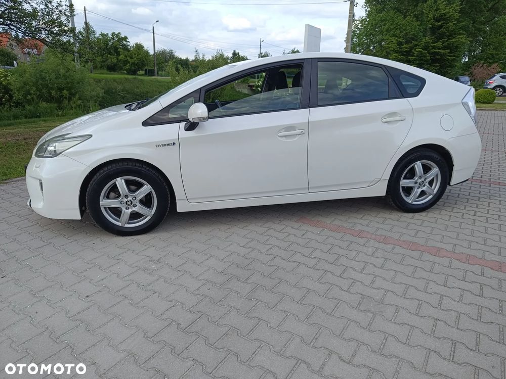 Toyota Prius 1.8 HSD Prestige - 4