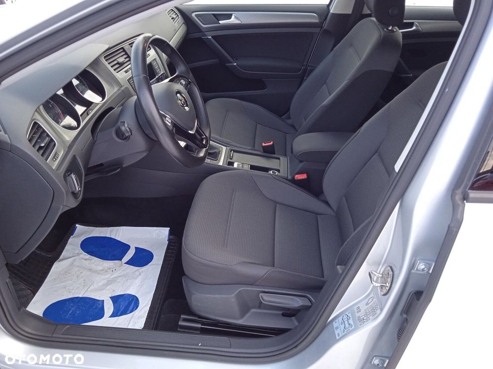 Volkswagen Golf 1.2 TSI BMT Comfortline - 12