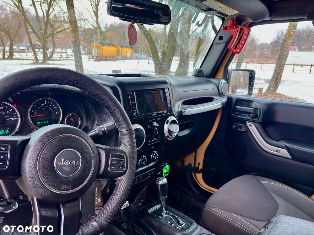 Jeep Wrangler 3.6 Unlim Sahara - 33