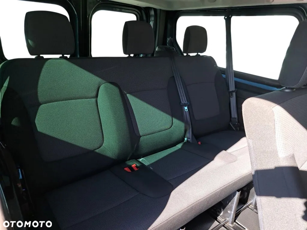 Renault Trafic BUS - 24