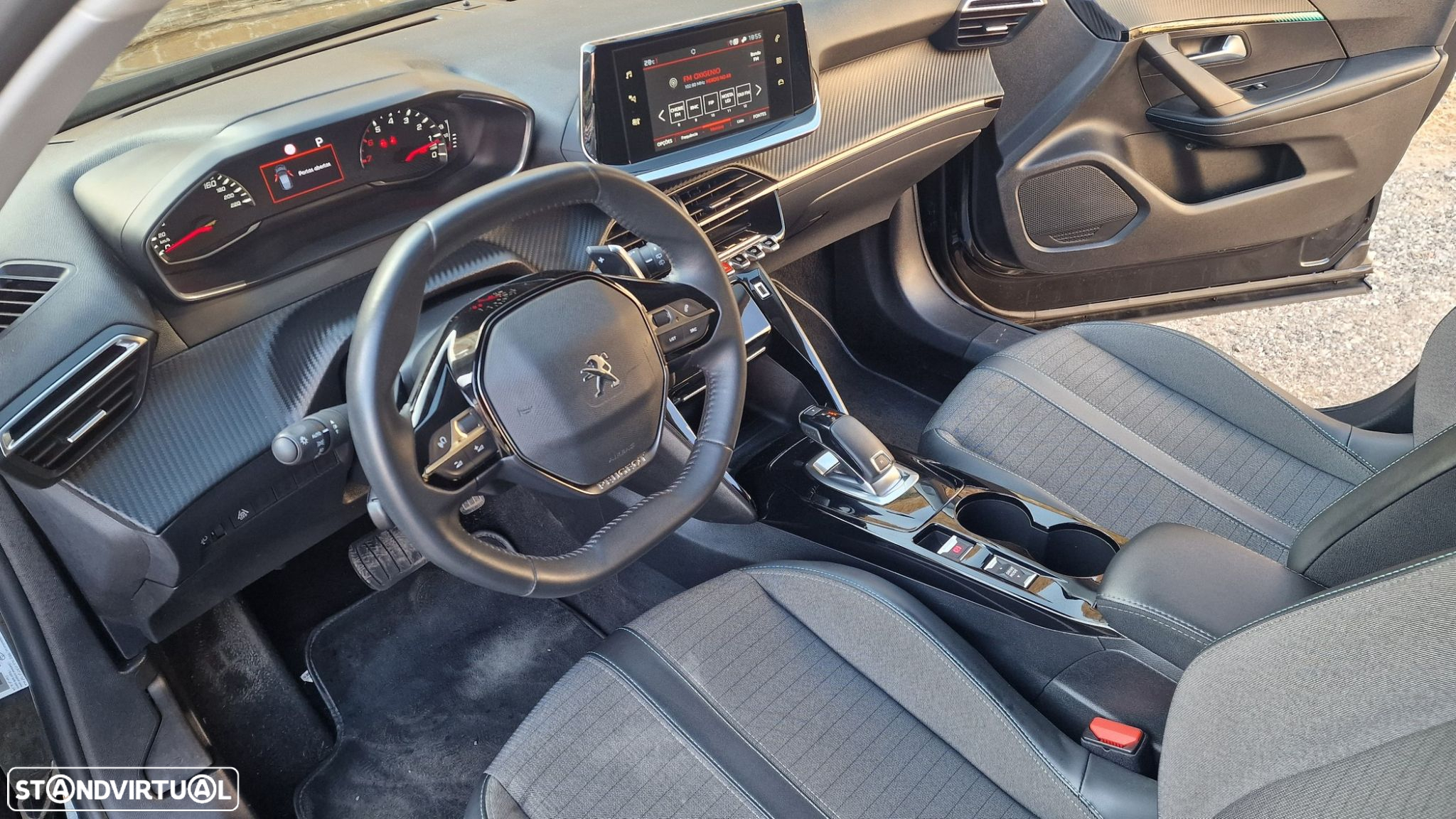 Peugeot 2008 1.5 BlueHDi Allure EAT8 - 14