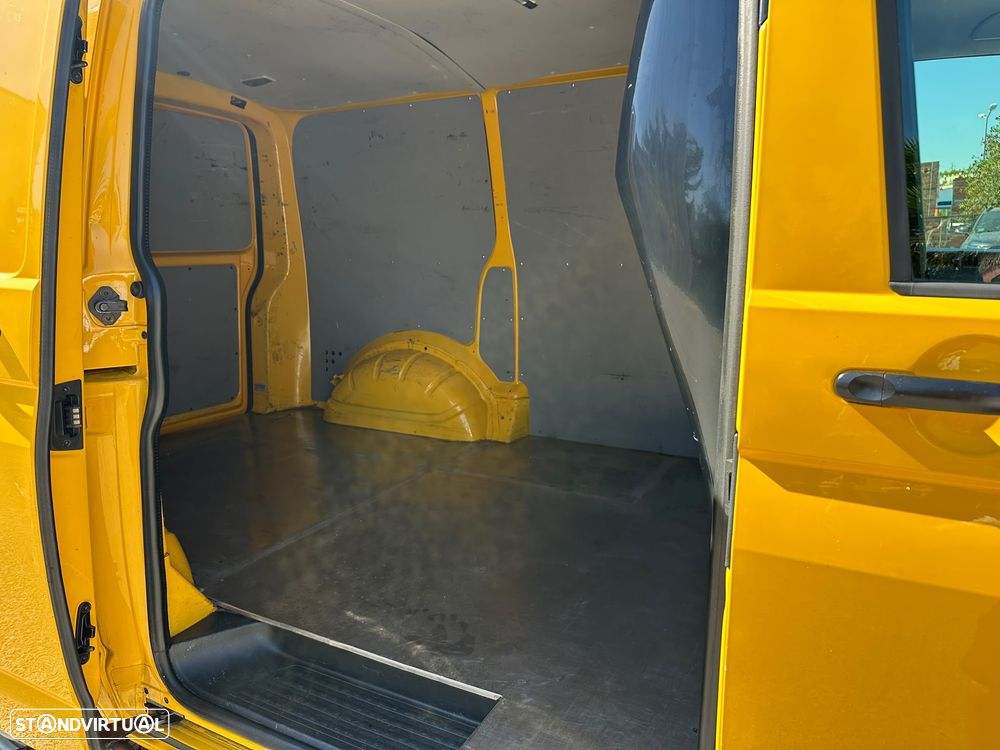 VW Transporter 2.0 TDi - 11