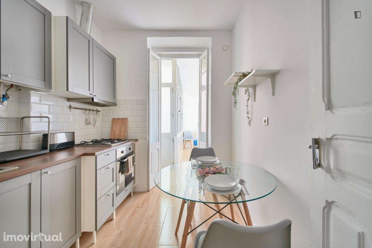 Quarto - localizado em Alameda Lisbon - Grande imagem: 4/26