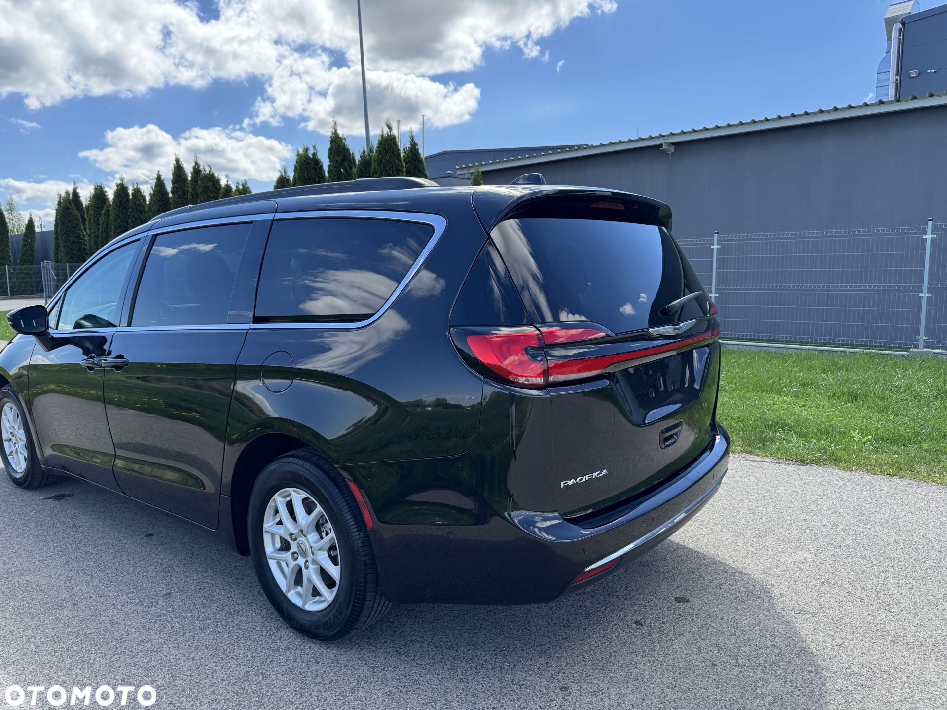 Chrysler Pacifica - 4