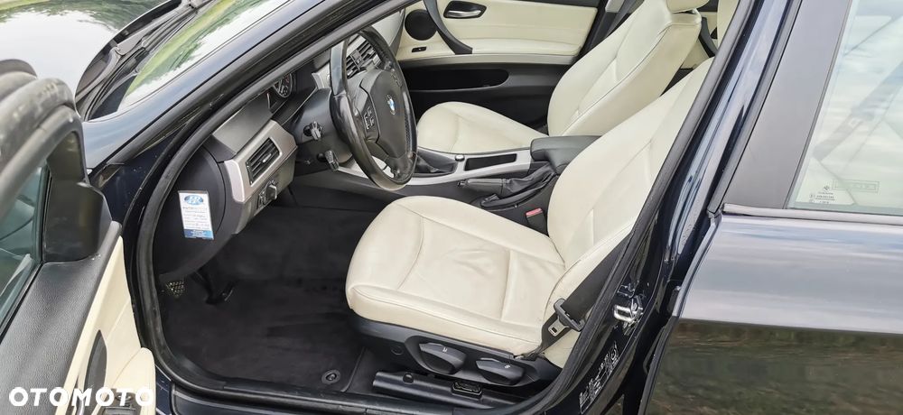 BMW Seria 3 318i - 22