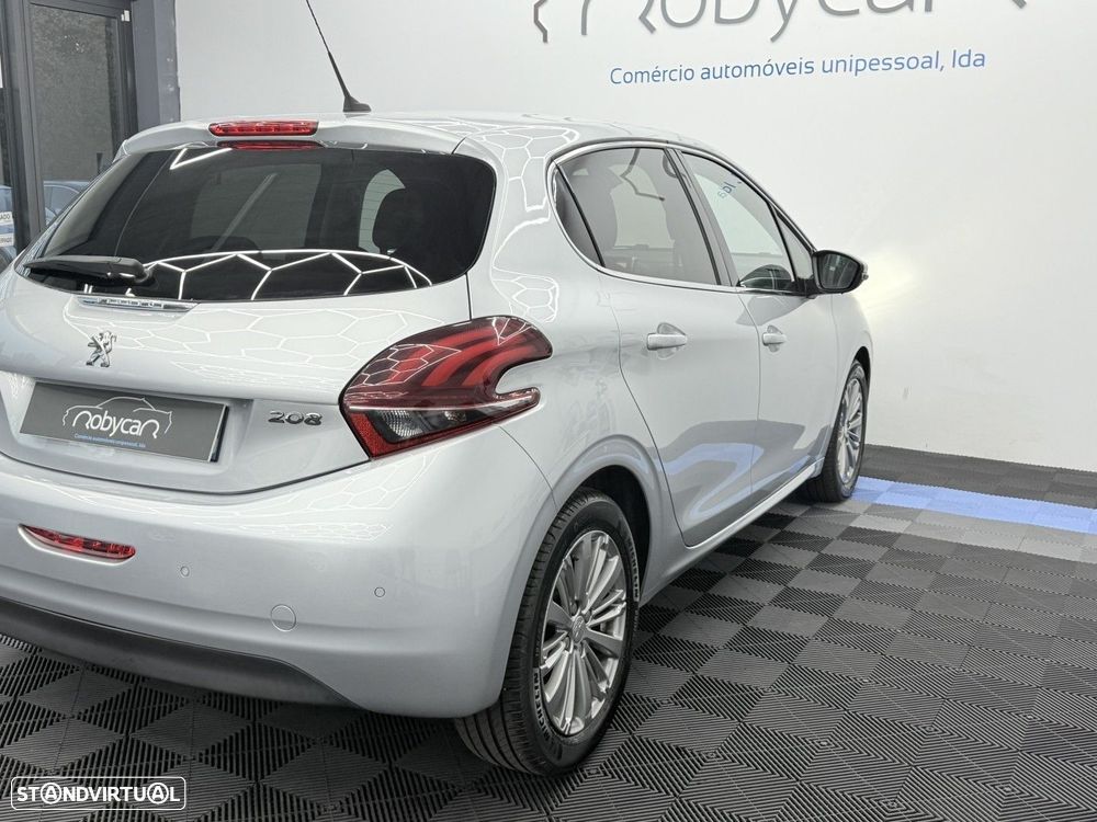 Peugeot 208 1.2 PureTech Allure - 8
