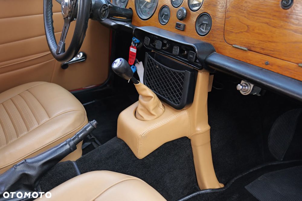 Triumph TR6 - 28