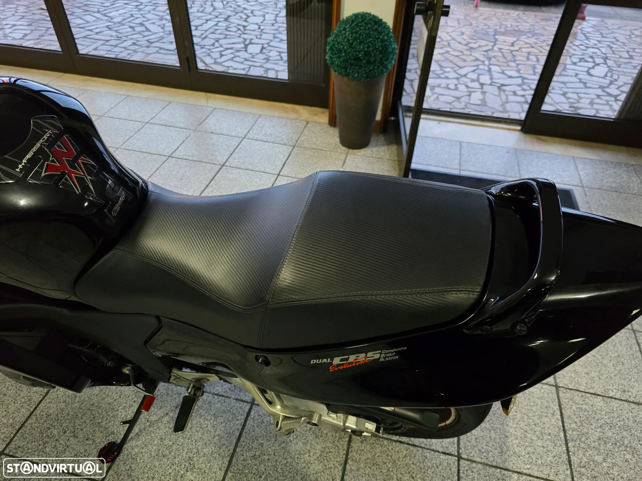 Honda CBR 1100 xx - 8