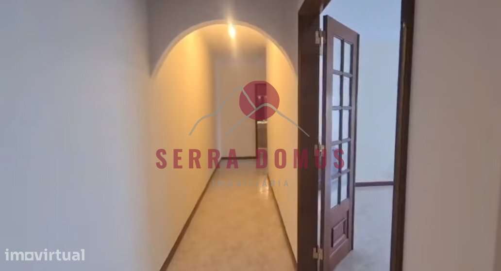 Apartamento T2 com parqueamento - Cavaleira - Grande imagem: 5/13