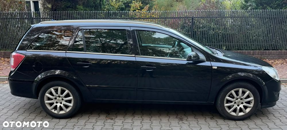 Opel Astra 1.6 NAVI - 22