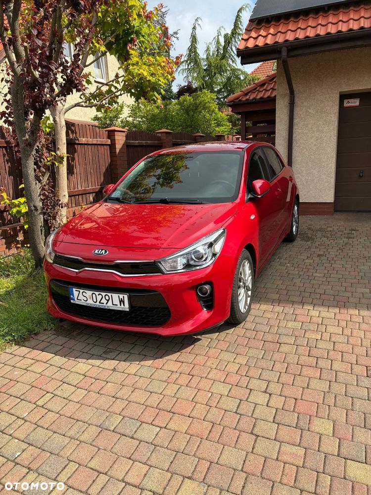 Kia Rio 1.2 L - 1