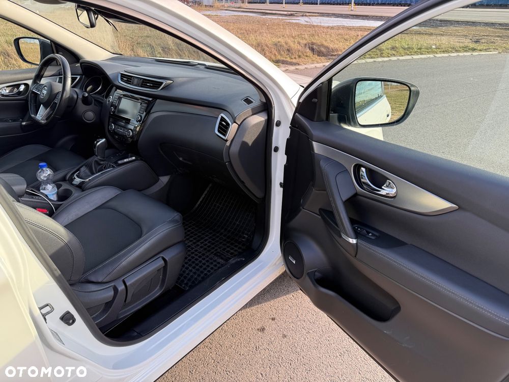 Nissan Qashqai 1.7 dCi 4x4 Tekna+ Xtronic - 8