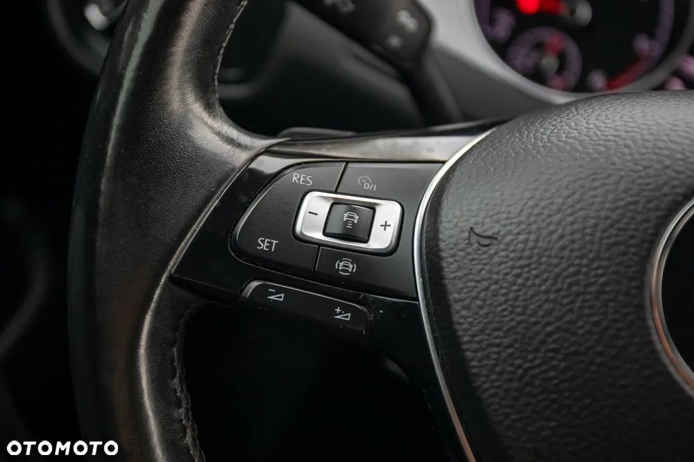 Volkswagen Golf VII 1.6 TDI BMT Comfortline DSG - 36