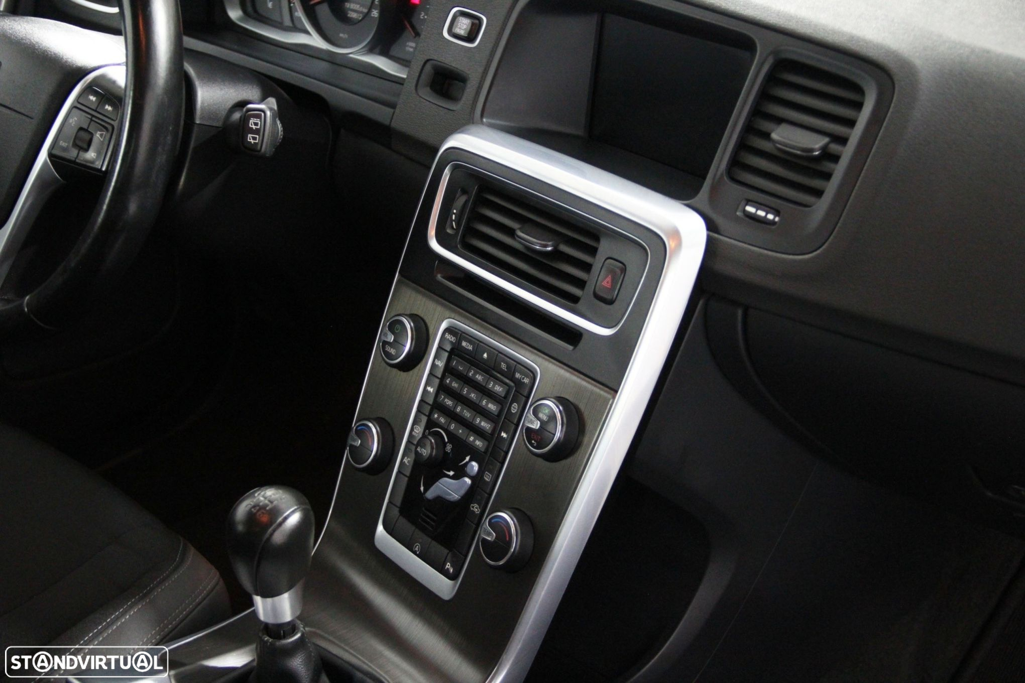 Volvo V60 1.6 D2 Momentum Eco - 9