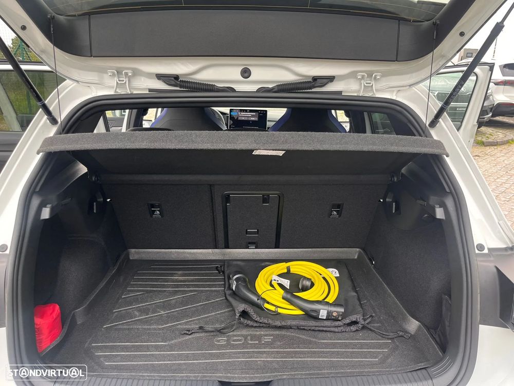 VW Golf 1.5 TSI e-Hybrid GTE DSG - 21