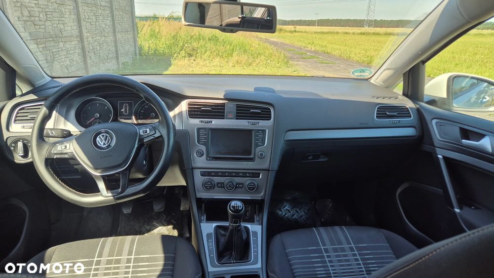Volkswagen Golf - 18