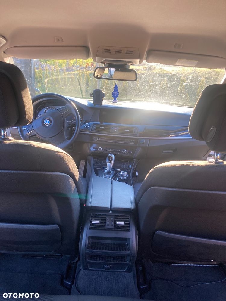 BMW Seria 5 523i Touring Sport-Aut - 15