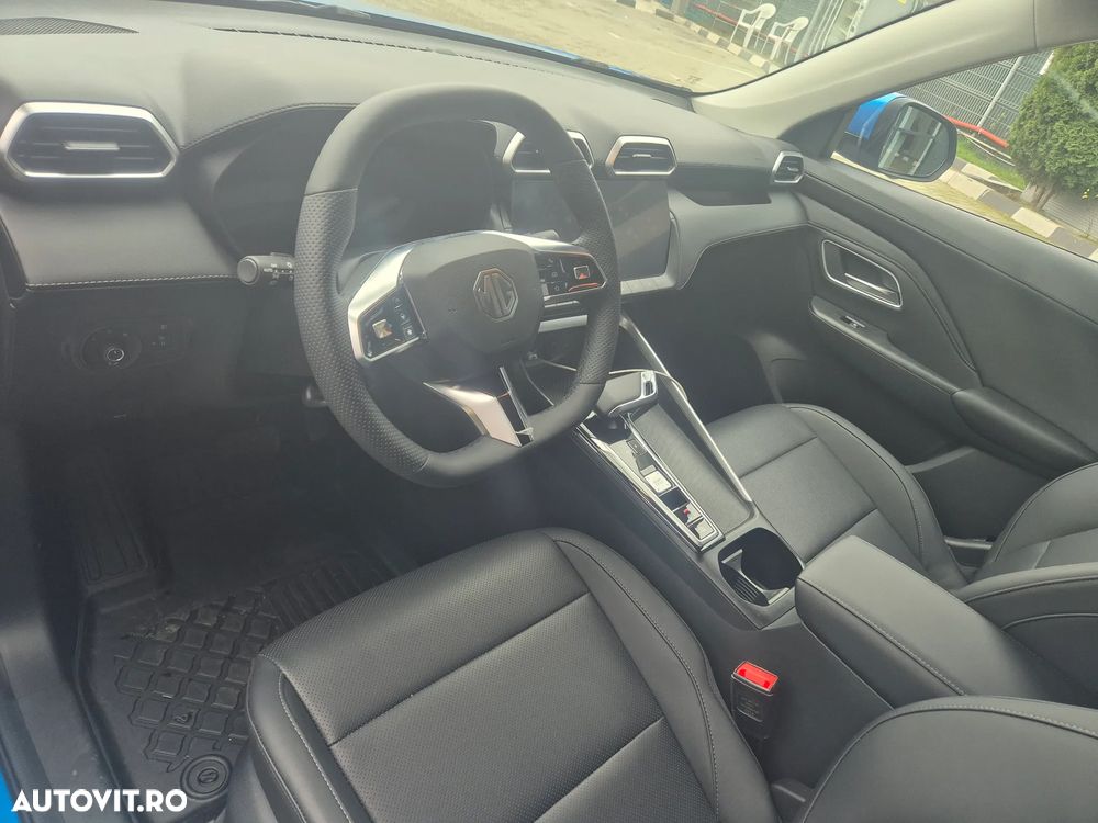 MG ZS HEV 1.5 GSI AT Exclusive - 10