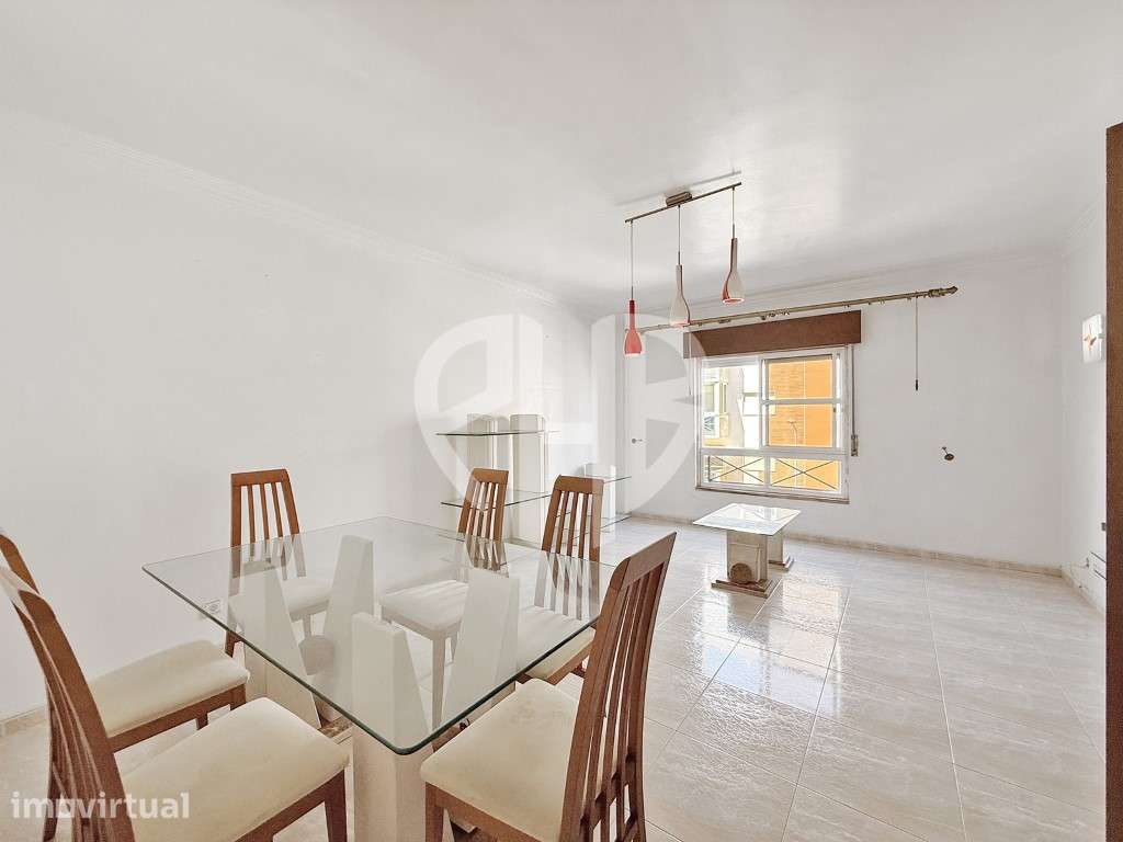 Apartamento T2 // Tapada das Mercês - Grande imagem: 4/21